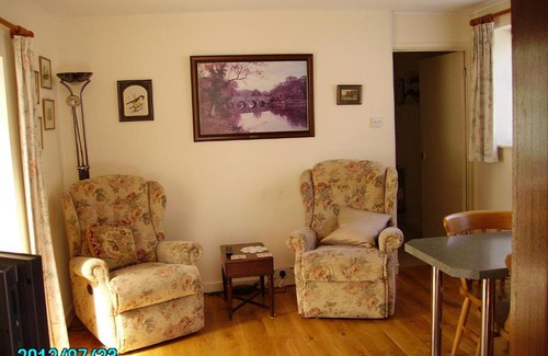Glastonbury House | St Edmunds Cottage