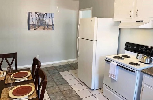St. Elmo Improvement League House | St Elmo Getaway-Dog and Cat Friendly