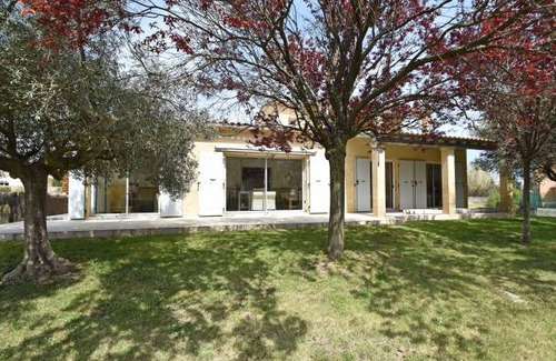 Saint-Quentin-la-Poterie Villa | Stylish Villa in South of France with Private Swimming Pool
