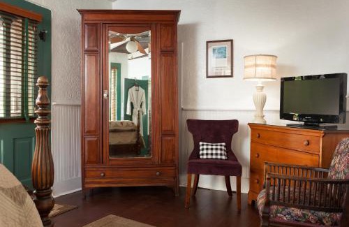 Downtown Historic District Bed & Breakfast | St. Francis Inn - Saint Augustine
