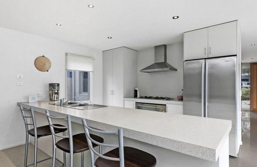 Torquay House | St Georges Sands Oasis 10