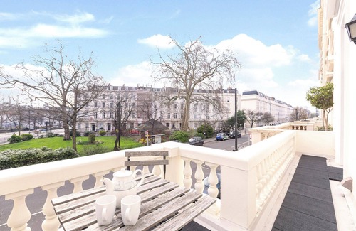 Vincent Square Apartment | ST GEORGES SQUARE, PIMLICO- Beautiful 1-bed Pied a Terre apartment near Victoria