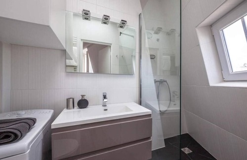 Saint-Germain-l'Auxerrois Apartment | ST GERMAIN des PRES well-equipped Studio at the center of all