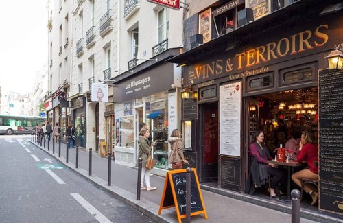 Saint-Germain-l'Auxerrois Apartment | ST GERMAIN des PRES well-equipped Studio at the center of all