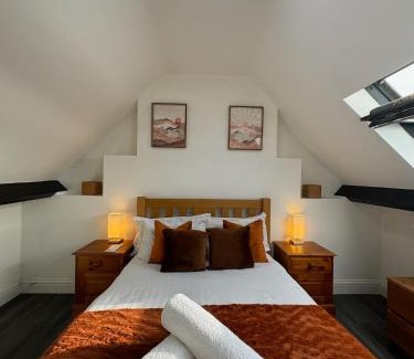 Headington House | St Helens House Incredible Location with Parking & Garden