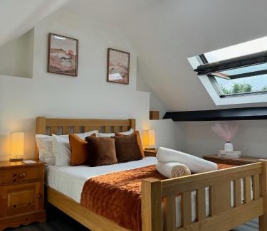 Headington House | St Helens House Incredible Location with Parking & Garden