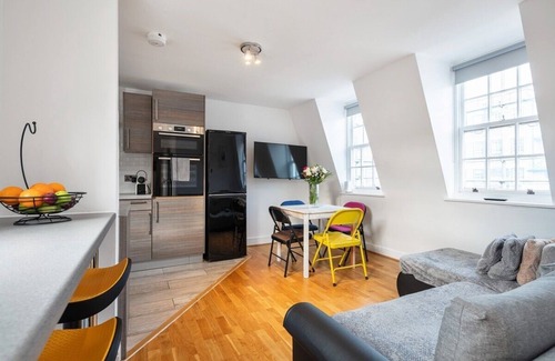 Vincent Square Condo | St James's Nest. Cute 3BR 2Bth Steps to Big Ben!