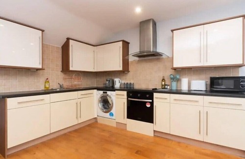 Northcote Apartment | St John's Hill Duplex