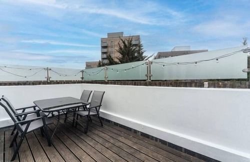Northcote Apartment | St John's Hill Duplex