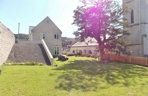 Portland Cottage | ST JOHNS VIEW, family friendly, with open fire in Fortuneswell