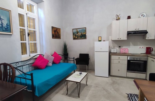 Larnaca City Centre Apartment | St Lazaros Studios 2