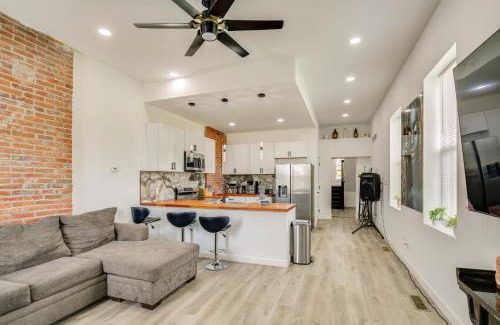 Downtown St. Louis House | St Louis Home with Deck, Outdoor Bar and Grill!