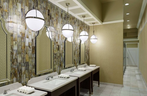 Downtown West Hotel | St. Louis Union Station Hotel, Curio Collection by Hilton