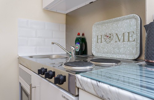 Southampton City Centre Apartment | St Mary's Modern Central Huge Studio Apartments