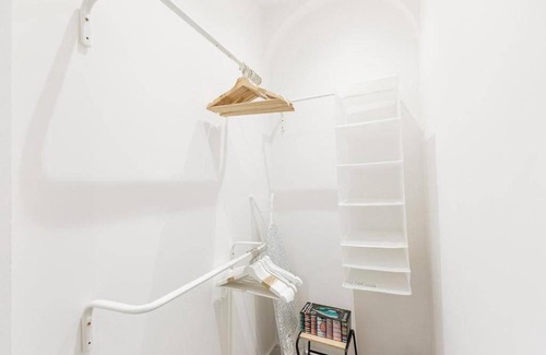 Penistone Apartment | ST MARYS APARTMENT - Modern Apartment in Charming Market Town in the Peak District