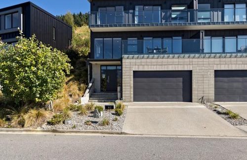 Queenstown House | St Matthews Views Cecil