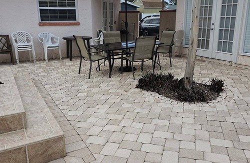 North East Park House | St. Petersburg Romantic Vacation Couples Getaway!