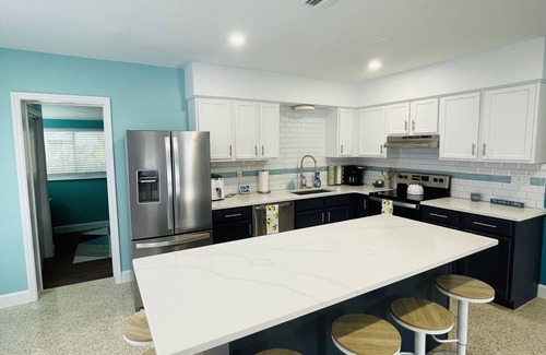 Disston Heights House | St Pete’s Hideaway Oasis - Minutes to the beach, downtown & Tropicana stadium!