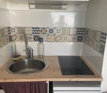 Saint-Pierre-la-Mer Apartment | St Pierre, appartement 600m plage