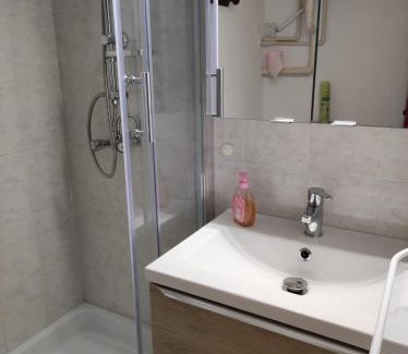 Saint-Pierre-la-Mer Apartment | St Pierre La Mer,Appartement T2 en residence calme