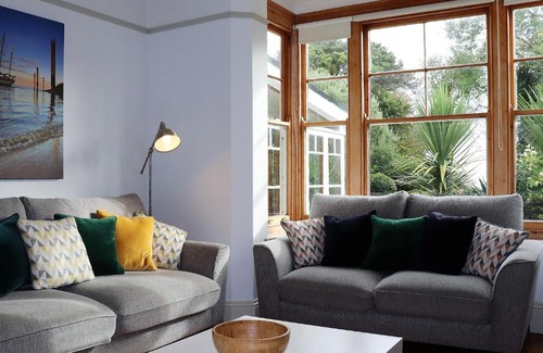 Ventnor House | St Rhadagunds Cottage East - Pet friendly