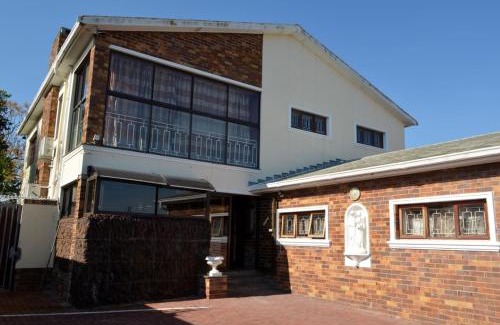 Cape Town Bed & Breakfast | ST@Y-1-BnB