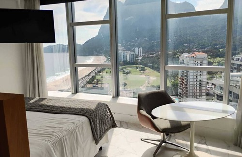 Sao Conrado Hotel | Stay in a work of art with a panoramic bath overlooking sea and mountains.