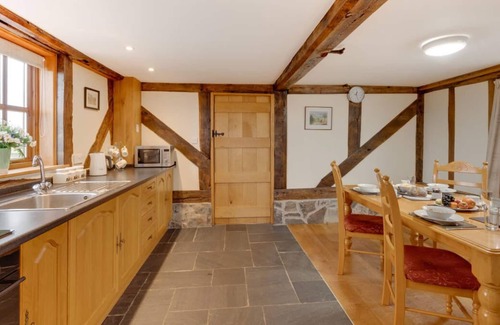 Llanfair Caereinion House | Stabal y Copa in the beautiful Newtown