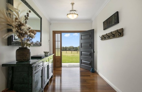 Pokolbin House | Stable and Vines - Pokolbin, Hunter Valley