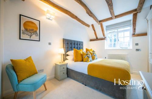 Marlow Apartment | Stable Annex Bisham - Vibrant 1 Bed With Parking