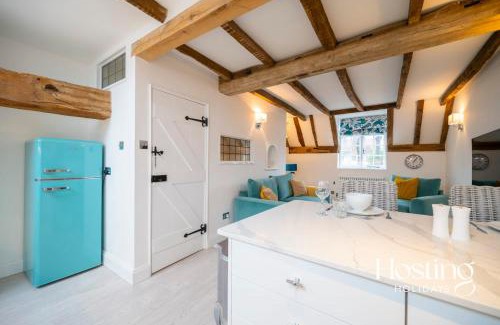 Marlow Apartment | Stable Annex Bisham - Vibrant 1 Bed With Parking