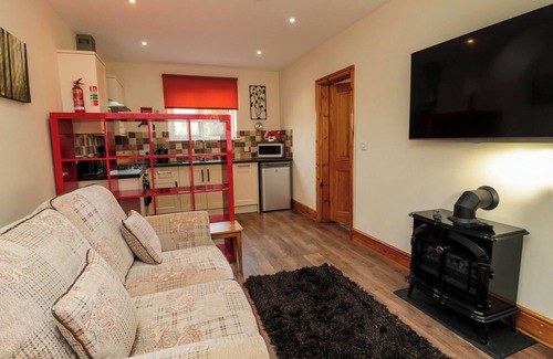 Newcastle-upon-Tyne Cottage | STABLE COTTAGE, pet friendly, with a garden in Otterburn