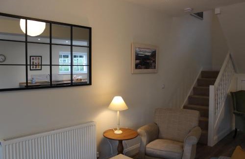 Earle Apartment | Stable Cottage at Yearle House
