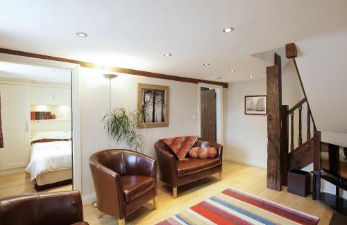 Lloc House | Stable Cottage - Hw7452