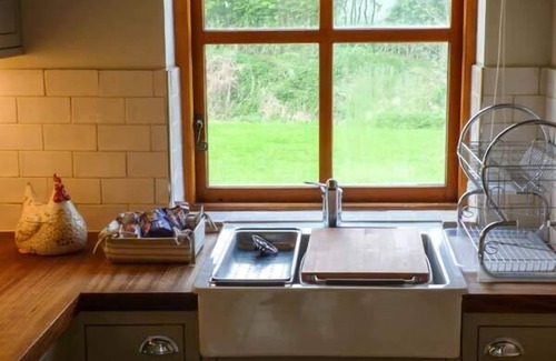 Withernwick Cottage | STABLE COTTAGE, pet friendly, luxury holiday cottage in Withernwick