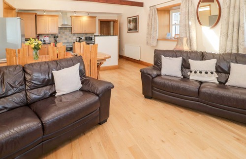 Embleton Cottage | STABLE D'OR, pet friendly, with pool in Embleton