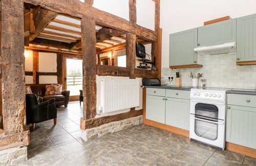 Leominster Cottage | STABLE END, family friendly, character holiday cottage in Luntley