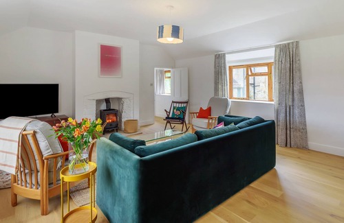 Yeovil Cottage | Stable House - a mkt - marketing that sleeps 6 guests in 3 bedrooms