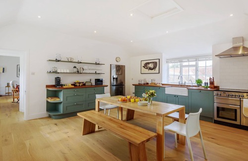 Yeovil Cottage | Stable House - a mkt - marketing that sleeps 6 guests in 3 bedrooms
