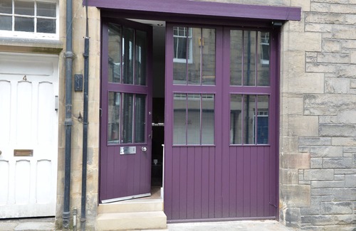 West End Apartment | "Stable Mews" A Stunning Mews property in the heart of Edinburgh