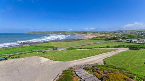 Croyde House | Stables Croyde | 4 Bedrooms/Sleeps 8 | Sea & Beach Views