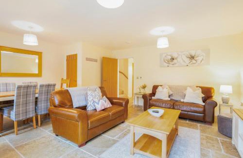 Broadway House | Staddlestone Mews