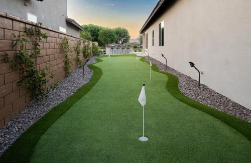 La Quinta Villa | Stadium Course! 18th hole- HUGE putting green!