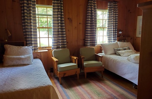 Frazee Cabin | Staff meetup!nCouples stay.nFall Color! n1948 Lake LodgenRustic elegancennnnn