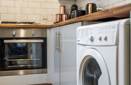 Staines Apartment | Staines Studio Apartment - Heathrow