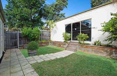 Hamilton House | Stallard Cottage - Lovely Family/Group Accom