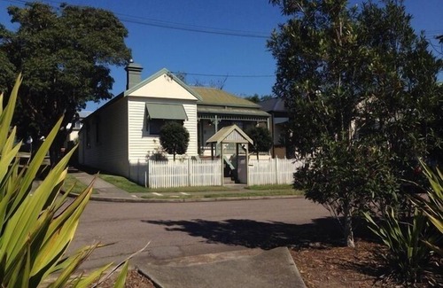 Hamilton House | Stallard Cottage - Lovely Family/Group Accom