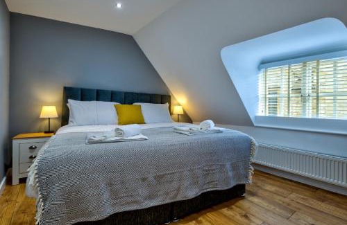 Stamford Apartment | Stamford Central Stay - Stylish 2-Bed Apartment with WiFi