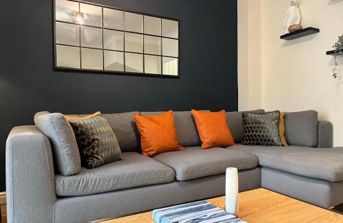 Stamford House | Stamford House - Superb Short Stays and Contractors with Free Parking