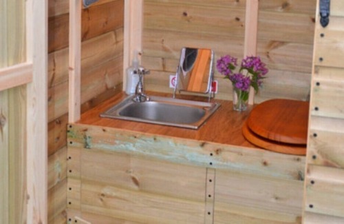 Stamford RV Rental | Stamford Meadows Glamping - Orchard Yurt Site with Hot Tub